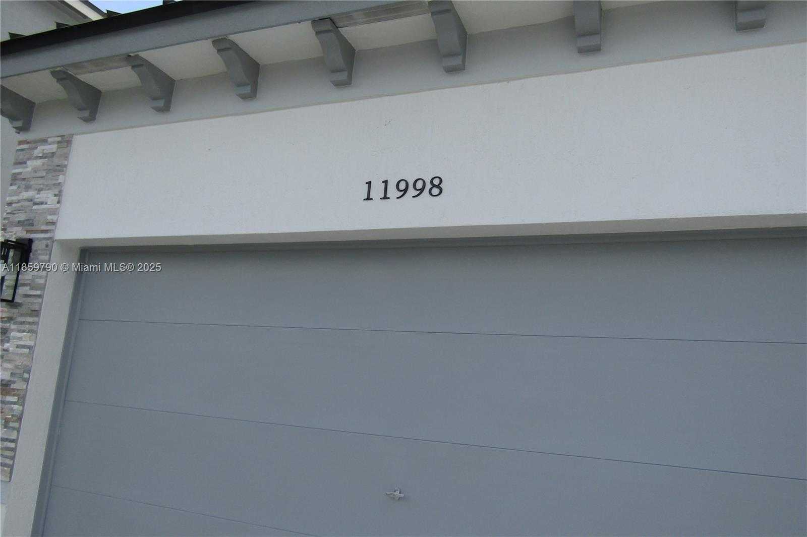Small Image of 11998 SOUTH WEST 232ND ST #-, Miami Number 27