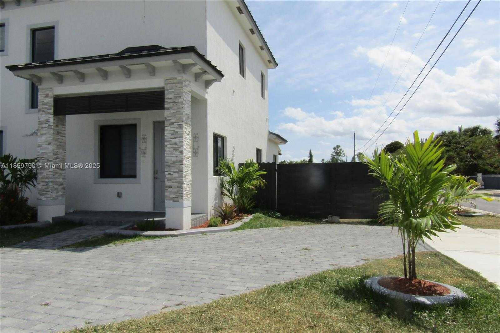 Small Image of 11998 SOUTH WEST 232ND ST #-, Miami Number 3