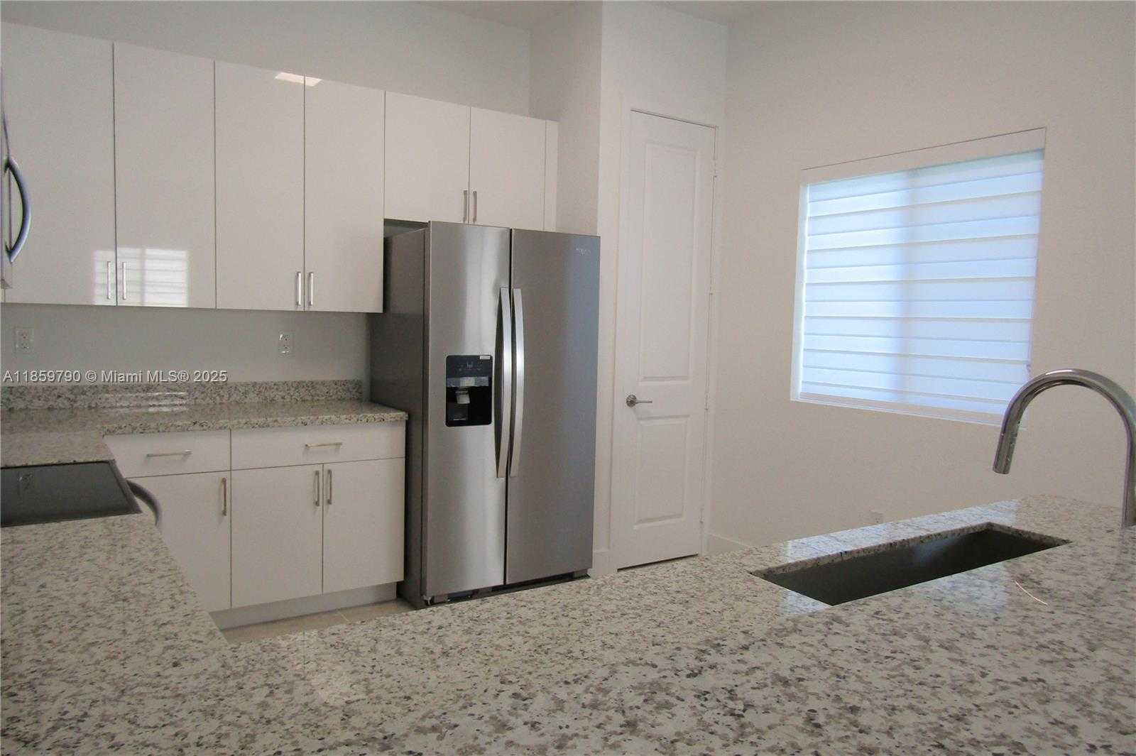 Small Image of 11998 SOUTH WEST 232ND ST #-, Miami Number 5
