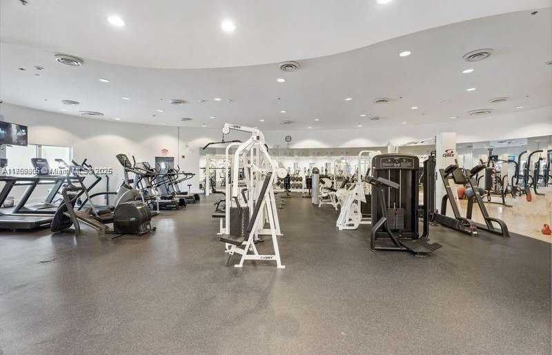 Small Image of 5600 COLLINS AVE #12H, Miami Beach Number 14