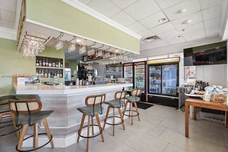 Small Image of 5600 COLLINS AVE #12H, Miami Beach Number 21