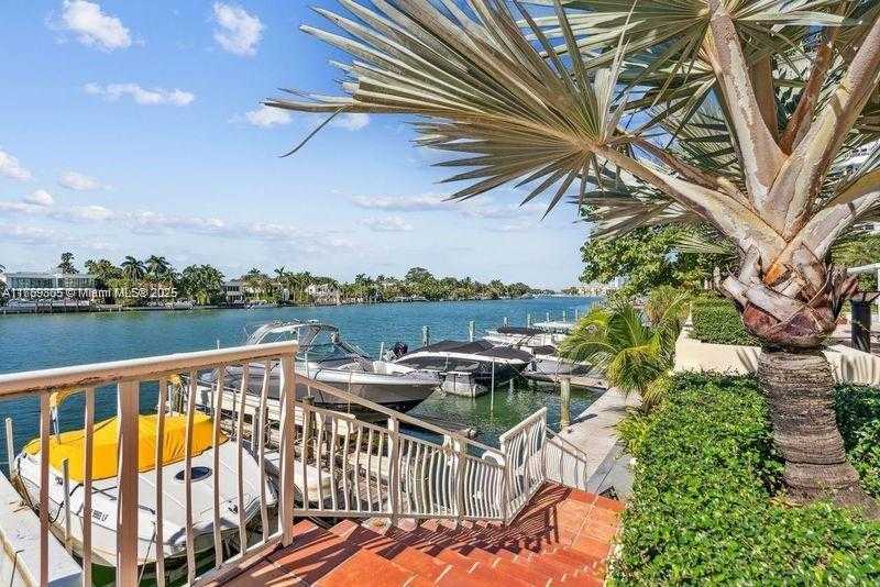 Small Image of 5600 COLLINS AVE #12H, Miami Beach Number 23