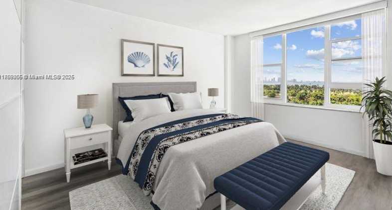 Small Image of 5600 COLLINS AVE #12H, Miami Beach Number 4