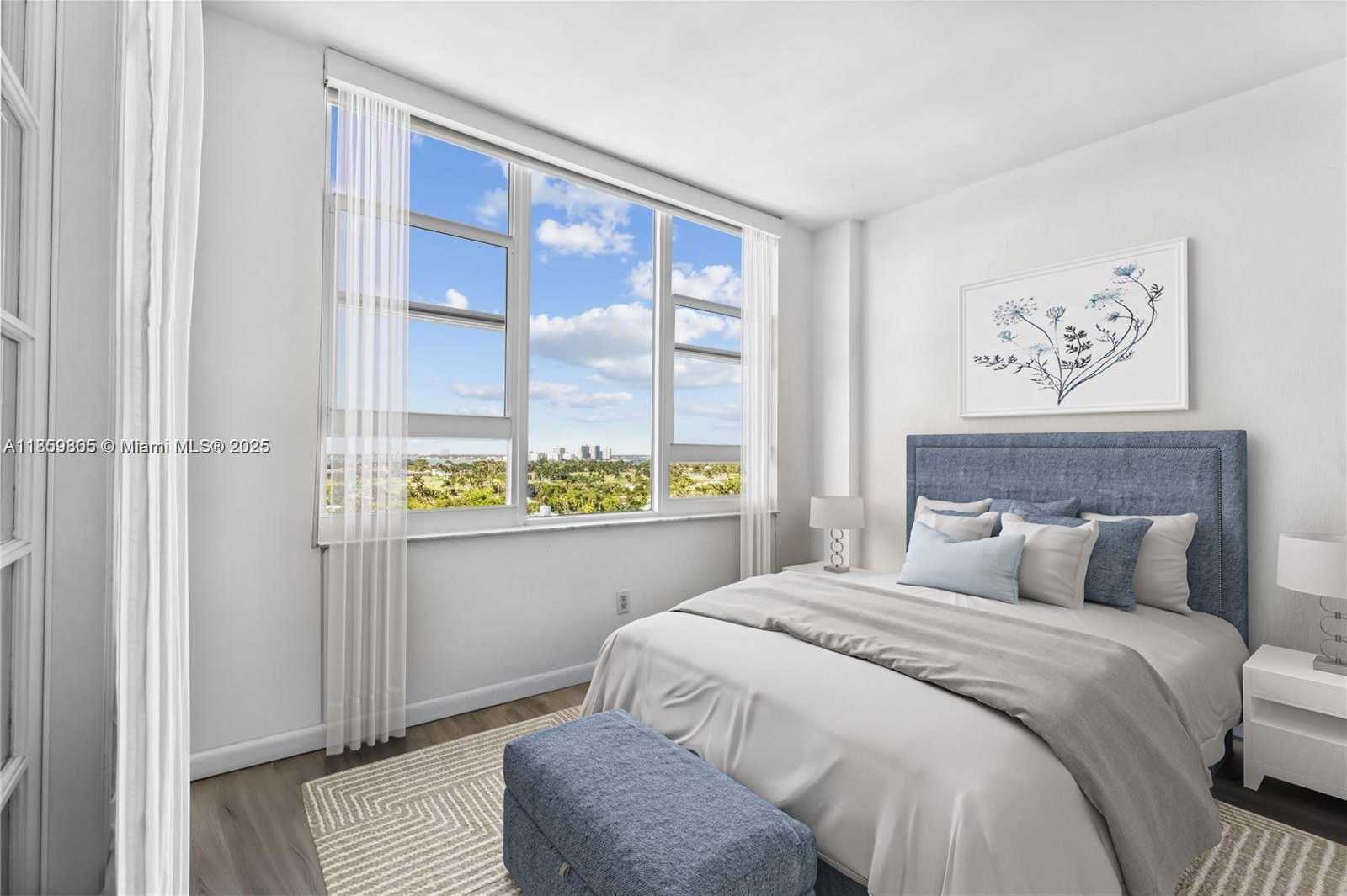 Small Image of 5600 COLLINS AVE #12H, Miami Beach Number 7
