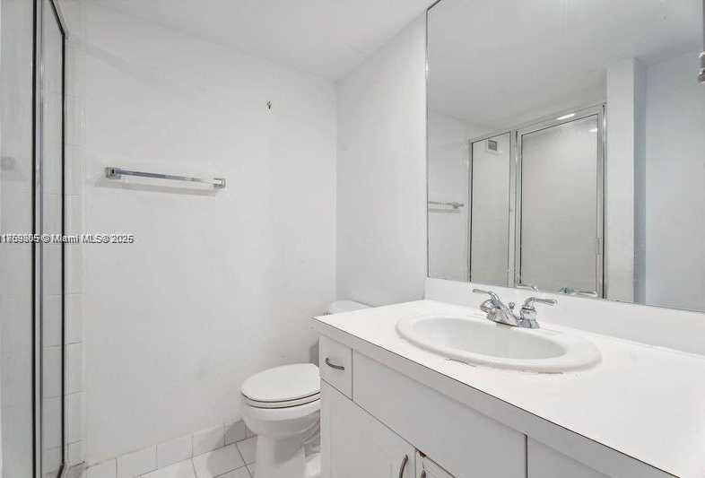Small Image of 5600 COLLINS AVE #12H, Miami Beach Number 8