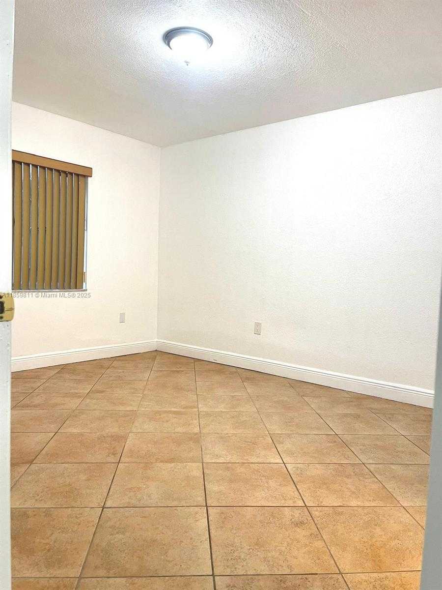 Small Image of 3021 WEST 76TH ST #C-101, Hialeah Number 5