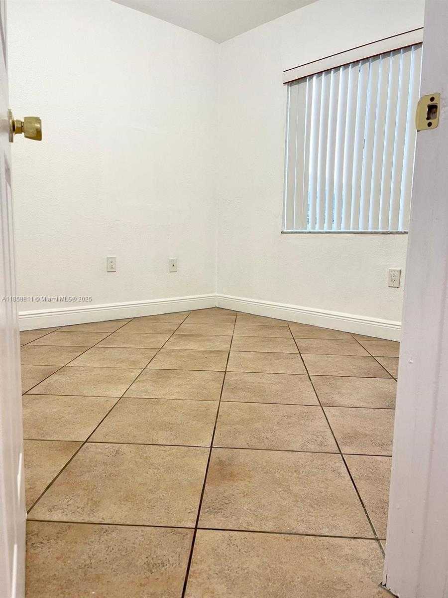 Small Image of 3021 WEST 76TH ST #C-101, Hialeah Number 7