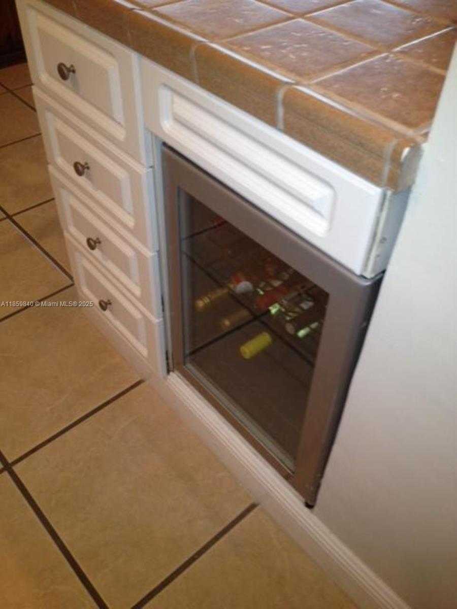 Small Image of 5313 COLLINS AV #710, Miami Beach Number 11