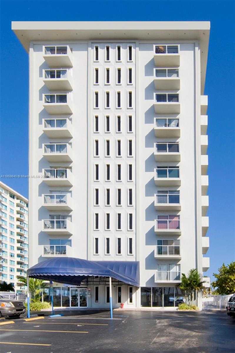 Small Image of 5313 COLLINS AV #710, Miami Beach Number 17