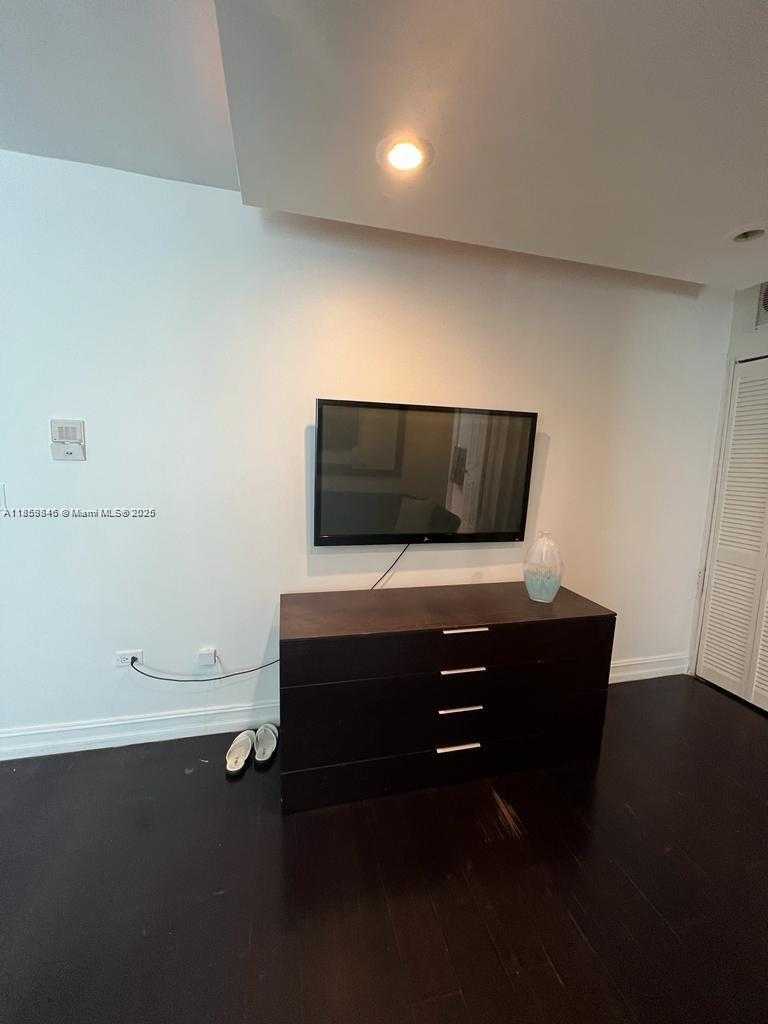 Small Image of 1555 PENNSYLVANIA #107, Miami Beach Number 10
