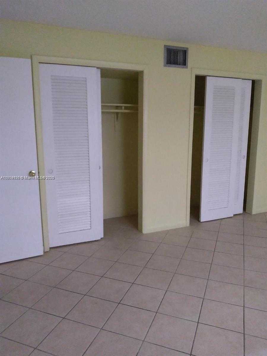 Small Image of 1826 CLEVELAND ST #8, Hollywood Number 7