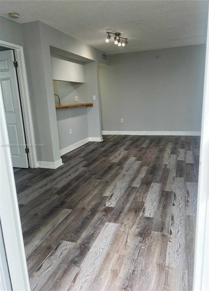 Small Image of 800 NORTH MIAMI AVE #E-909, Miami Number 14