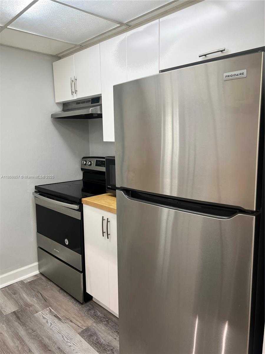 Small Image of 800 NORTH MIAMI AVE #E-909, Miami Number 16