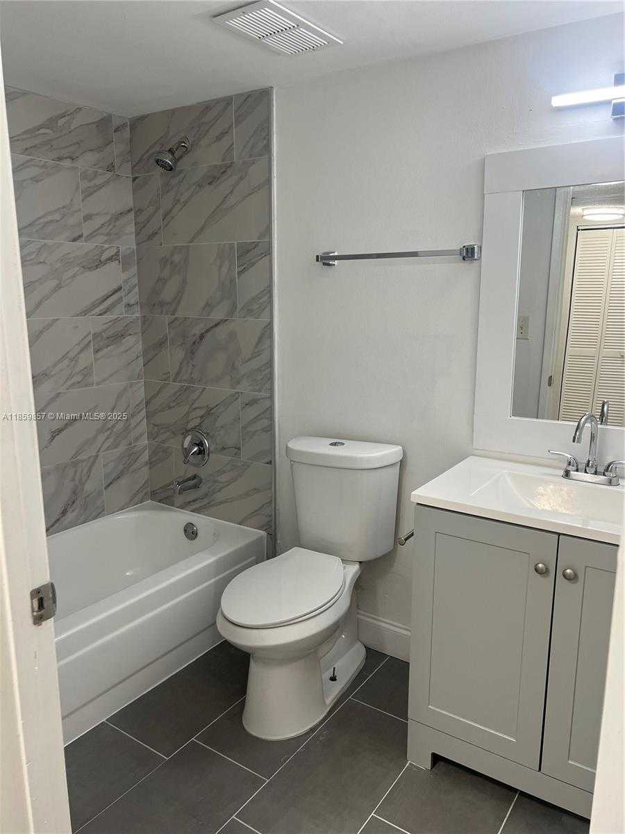 Small Image of 800 NORTH MIAMI AVE #E-909, Miami Number 21