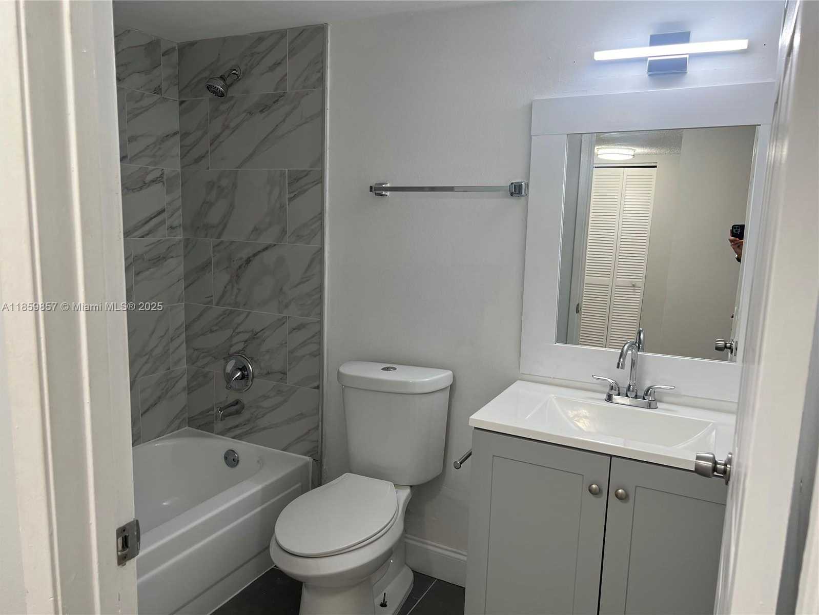 Small Image of 800 NORTH MIAMI AVE #E-909, Miami Number 22
