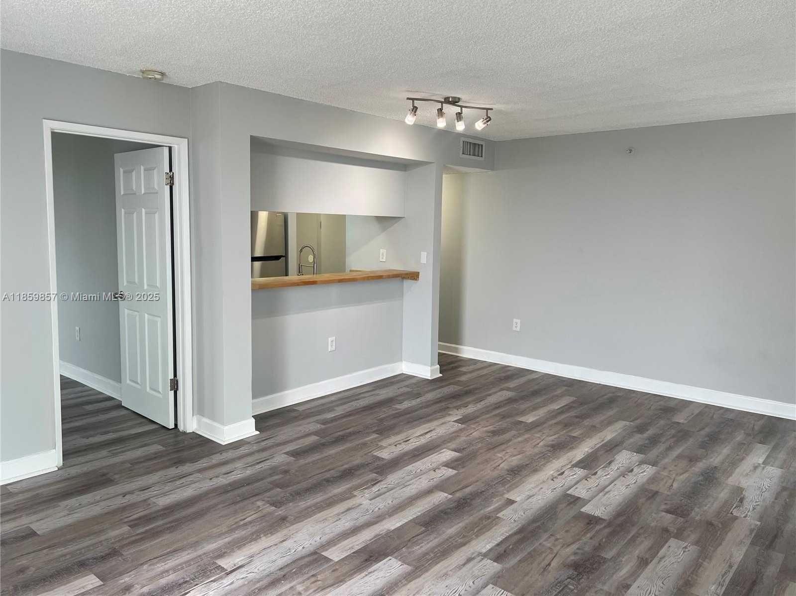 Small Image of 800 NORTH MIAMI AVE #E-909, Miami Number 3