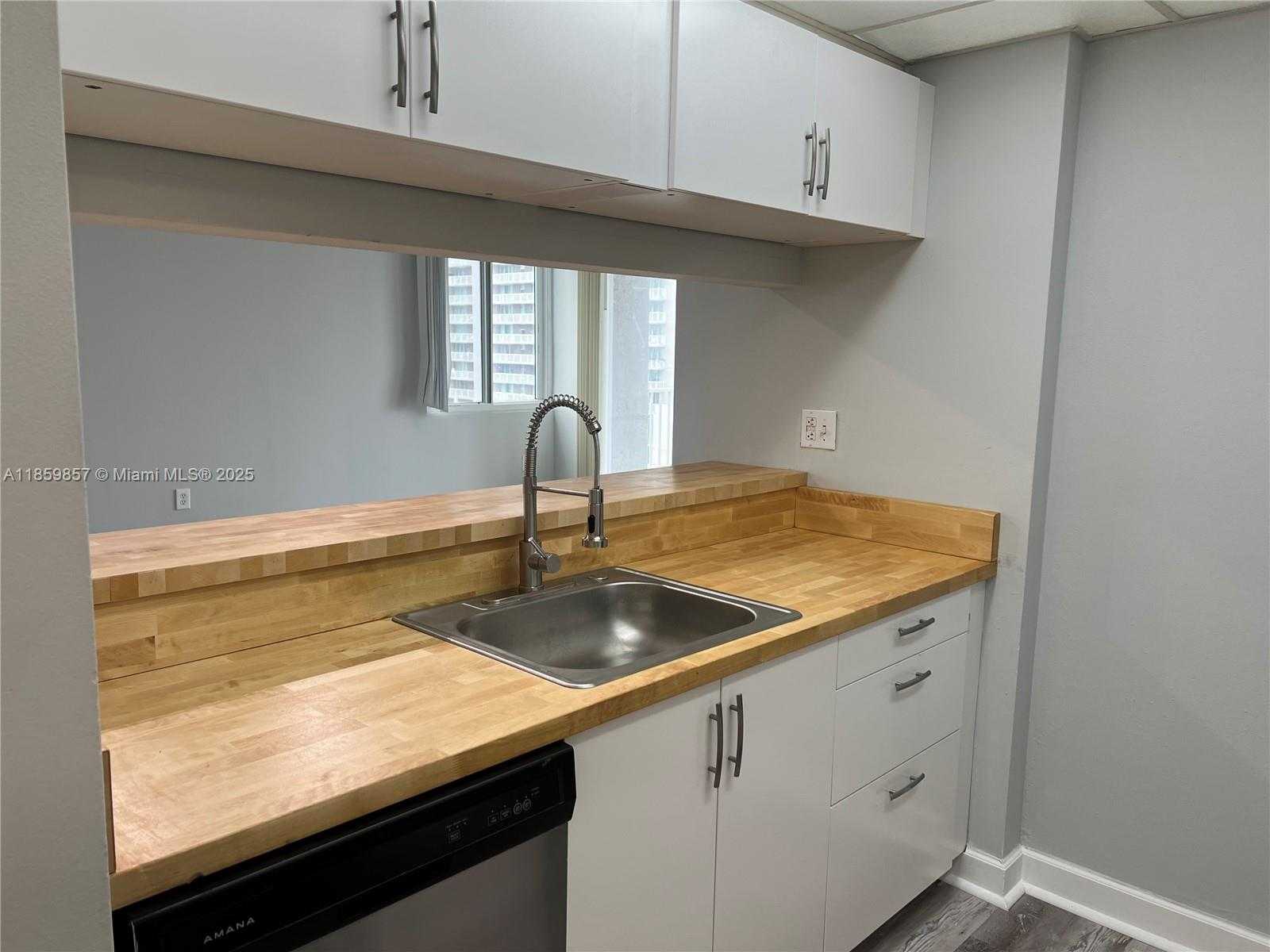 Small Image of 800 NORTH MIAMI AVE #E-909, Miami Number 6