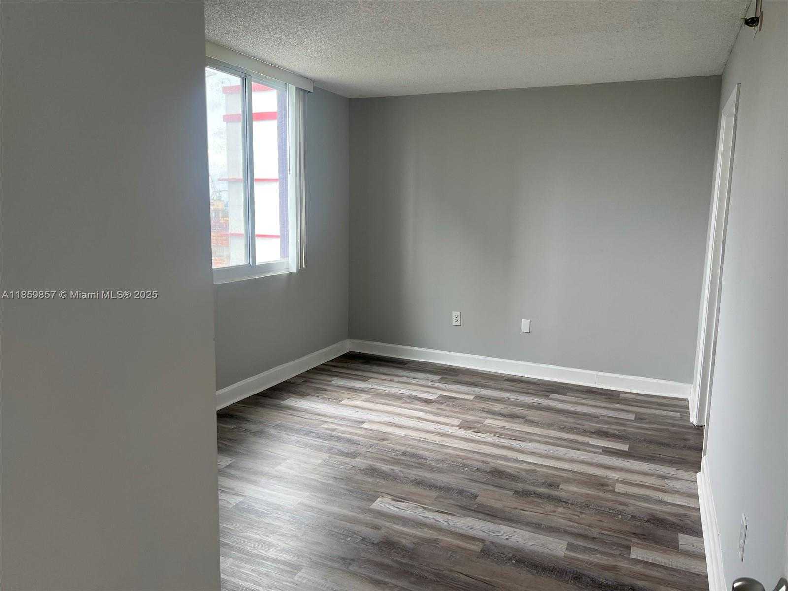 Small Image of 800 NORTH MIAMI AVE #E-909, Miami Number 7