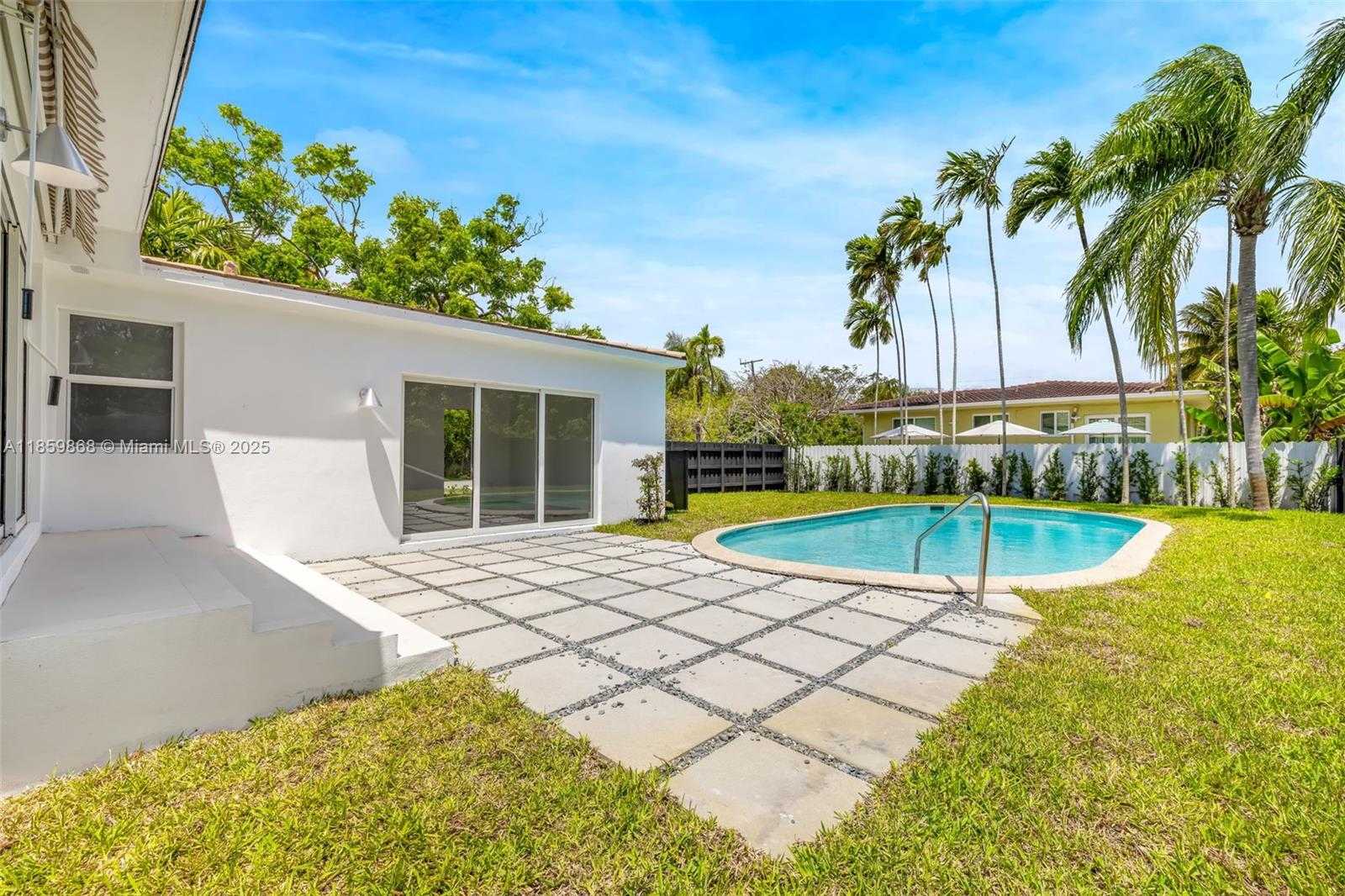 Small Image of 701 NORTH EAST 119TH ST, Biscayne Park Number 27