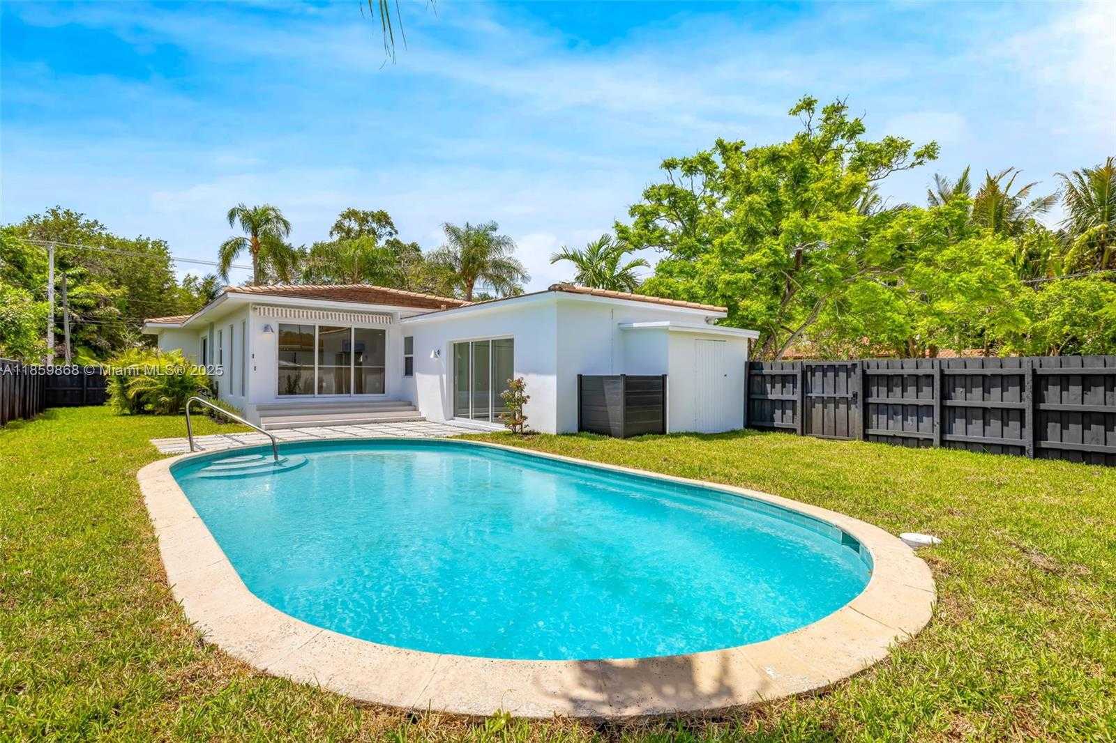 Small Image of 701 NORTH EAST 119TH ST, Biscayne Park Number 28