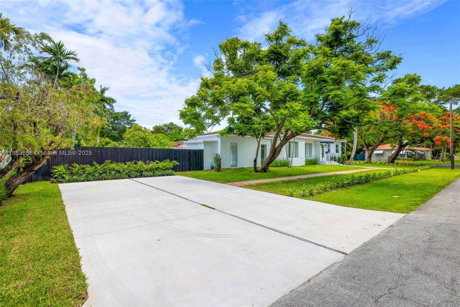 Small Image of 701 NORTH EAST 119TH ST, Biscayne Park Number 6