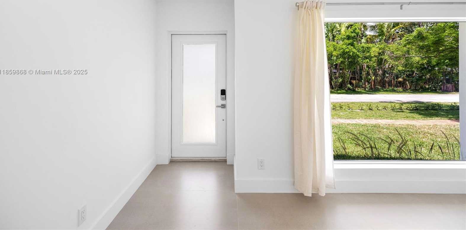 Small Image of 701 NORTH EAST 119TH ST, Biscayne Park Number 7
