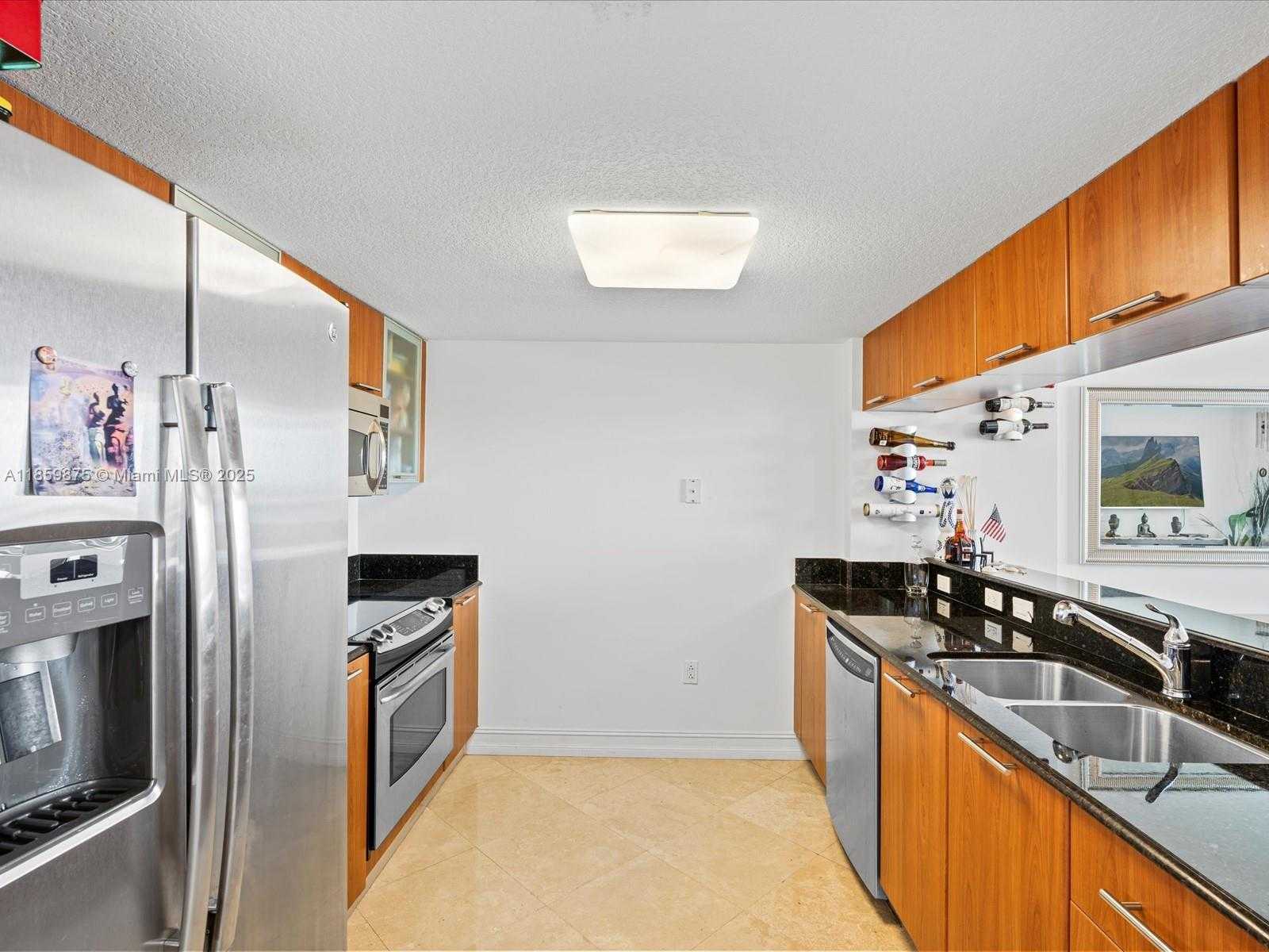 Small Image of 1800 NORTH BAYSHORE DR #2406, Miami Number 2