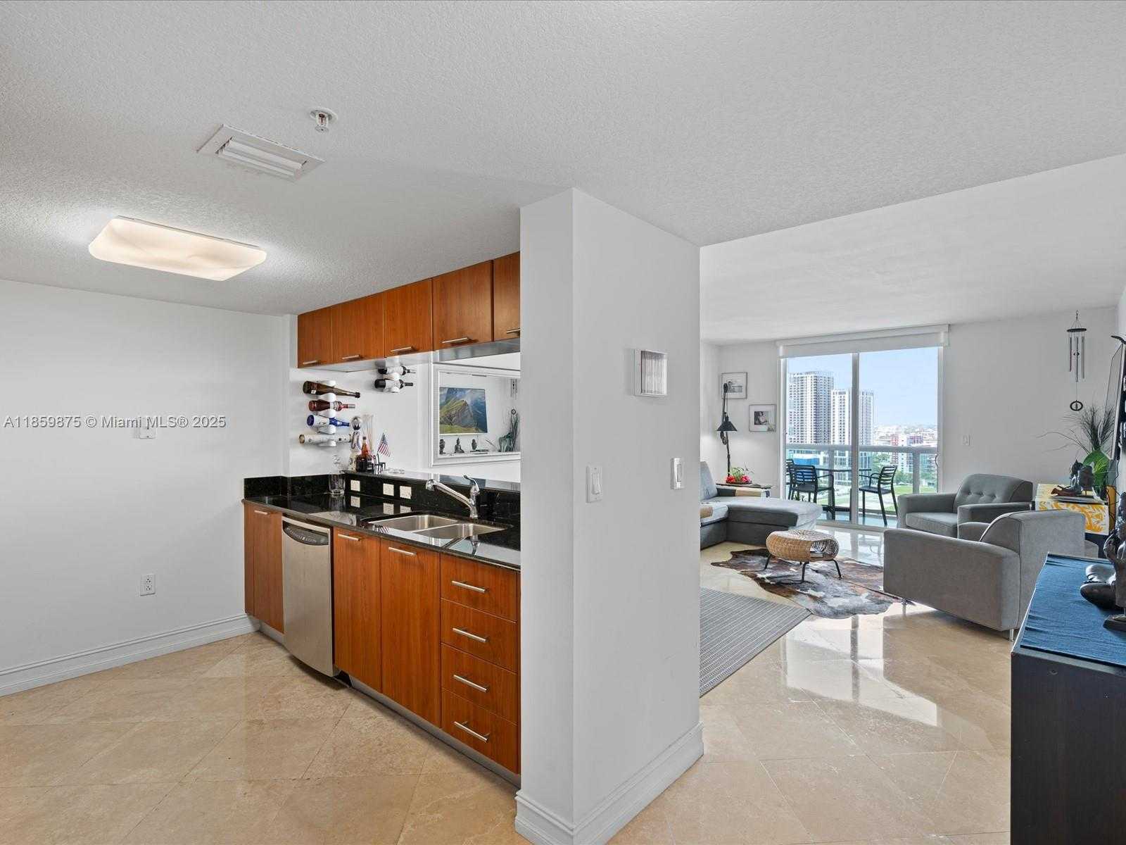 Small Image of 1800 NORTH BAYSHORE DR #2406, Miami Number 3