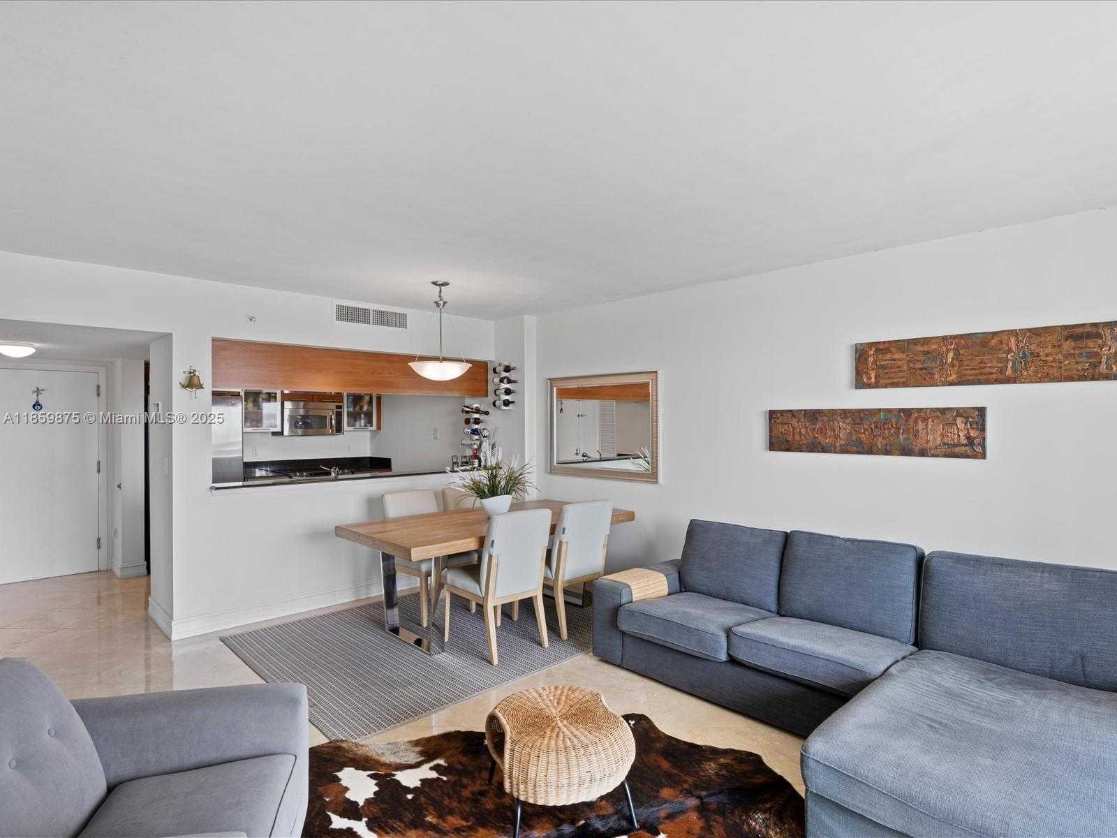 Small Image of 1800 NORTH BAYSHORE DR #2406, Miami Number 4