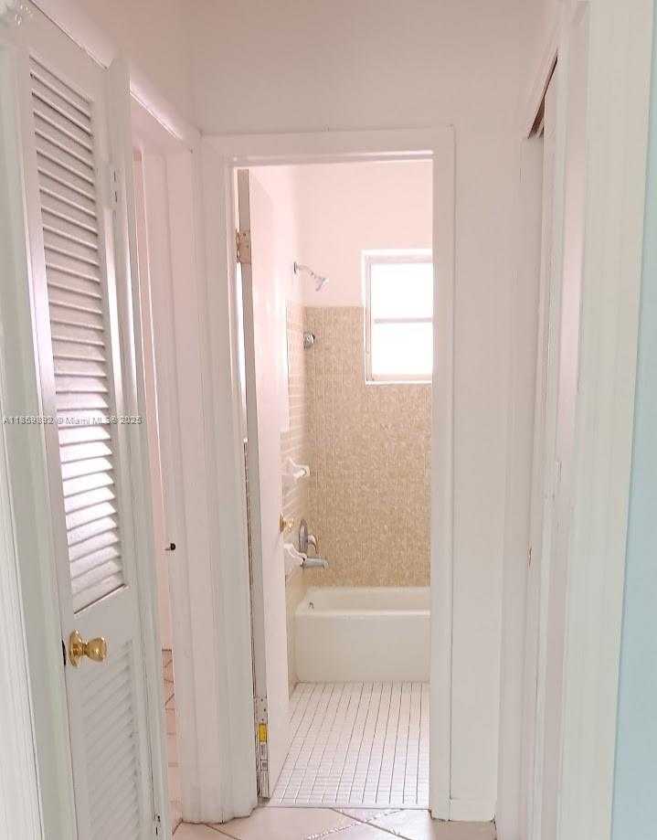 Small Image of 1826 CLEVELAND ST #6, Hollywood Number 11