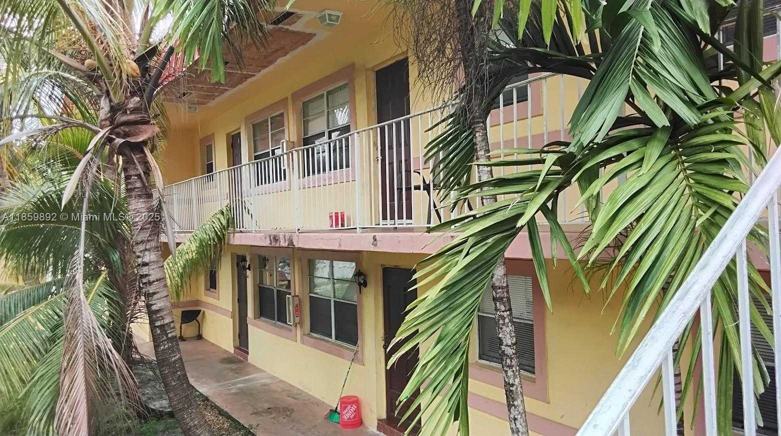 Small Image of 1826 CLEVELAND ST #6, Hollywood Number 23