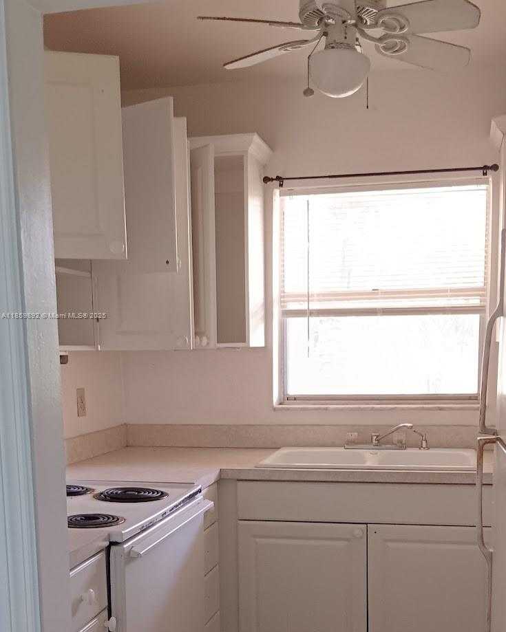 Small Image of 1826 CLEVELAND ST #6, Hollywood Number 7