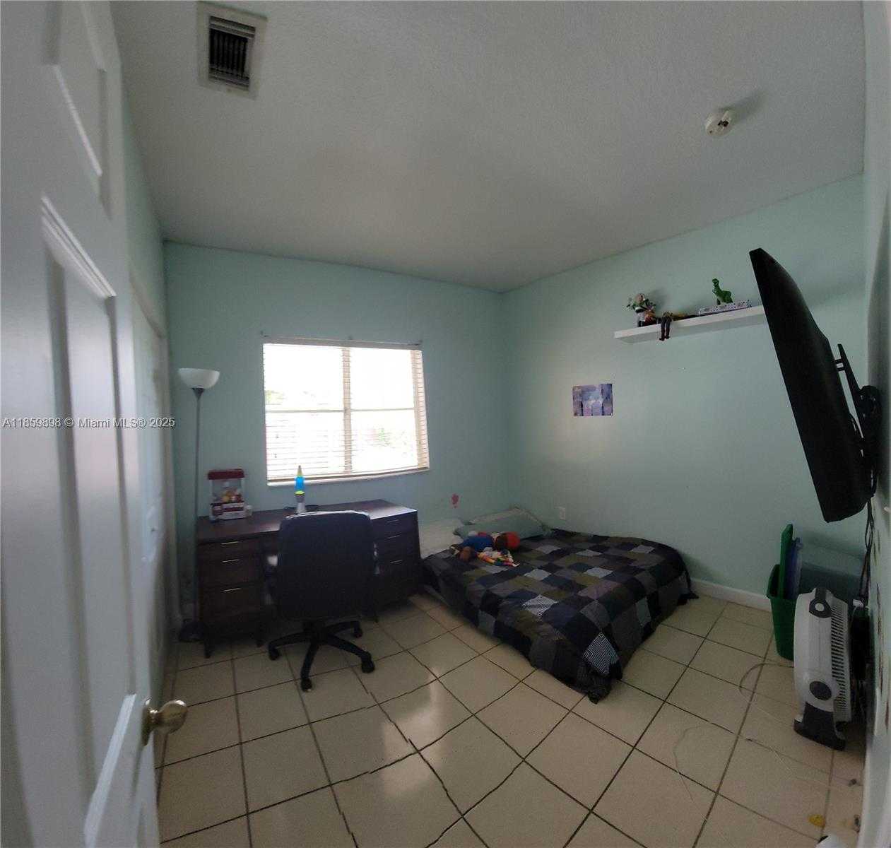 Small Image of 2501 NORTH EAST 41ST TER #1, Homestead Number 28