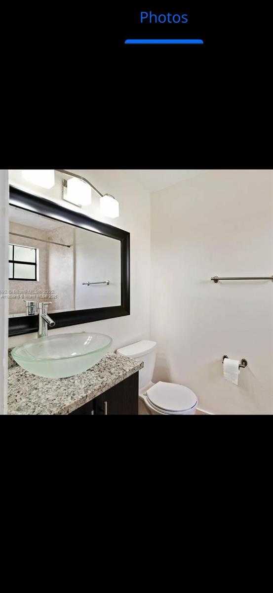 Small Image of 20911 LEEWARD CT #245-4, Aventura Number 21