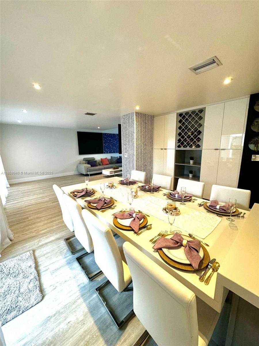 Small Image of 8224 SOUTH WEST 163RD CT, Miami Number 13