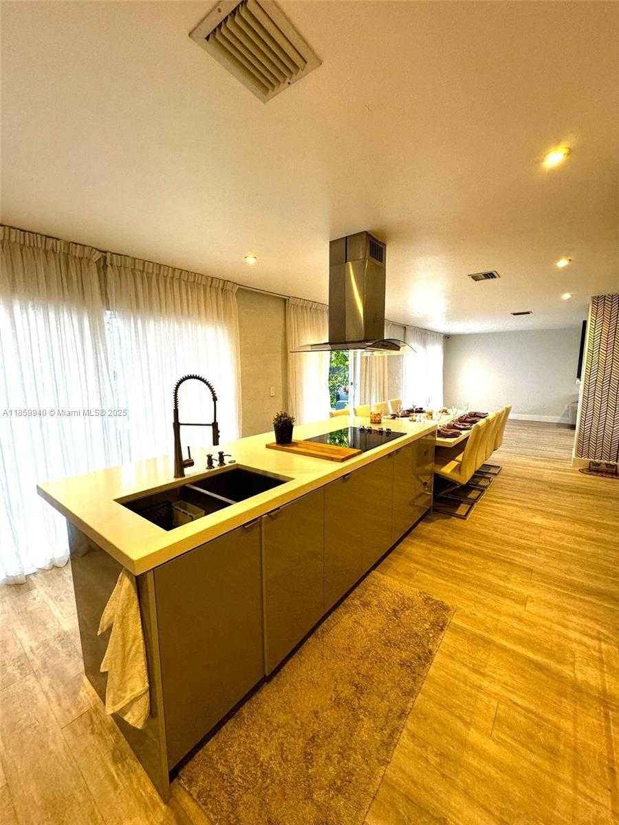 Small Image of 8224 SOUTH WEST 163RD CT, Miami Number 15