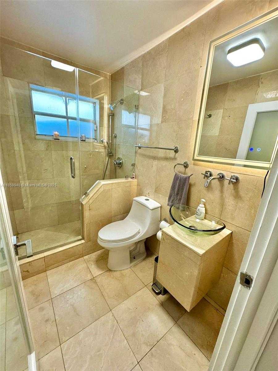 Small Image of 8224 SOUTH WEST 163RD CT, Miami Number 16
