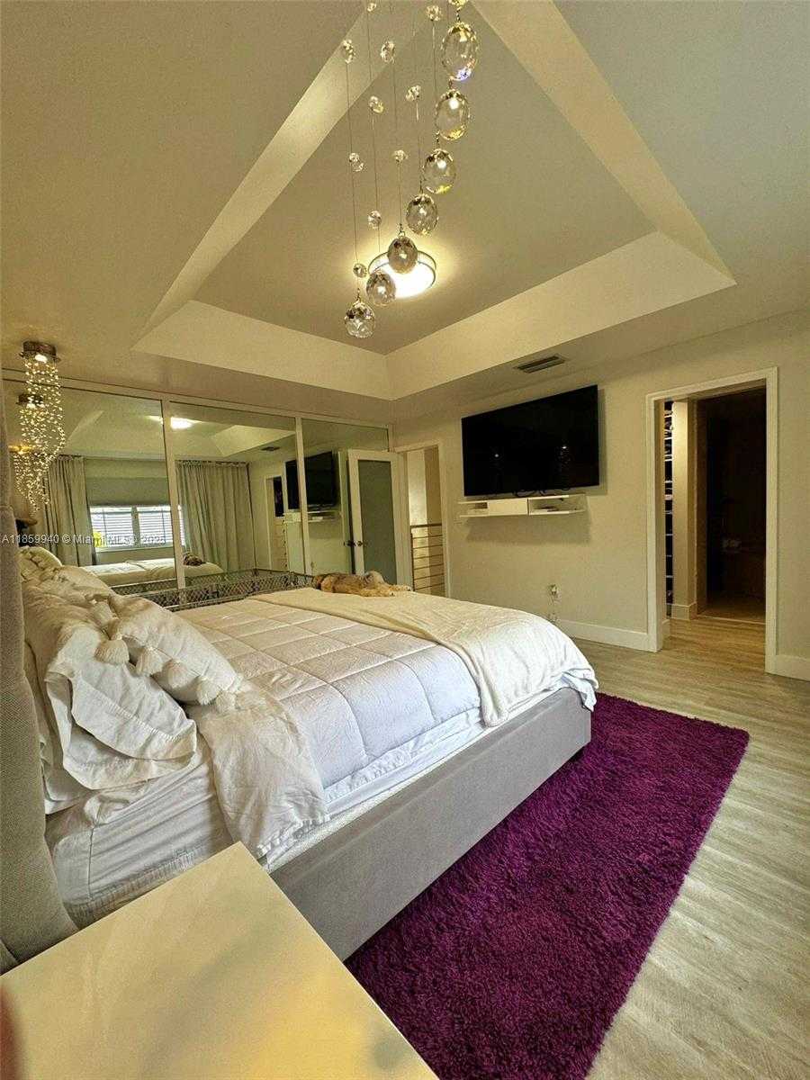 Small Image of 8224 SOUTH WEST 163RD CT, Miami Number 21