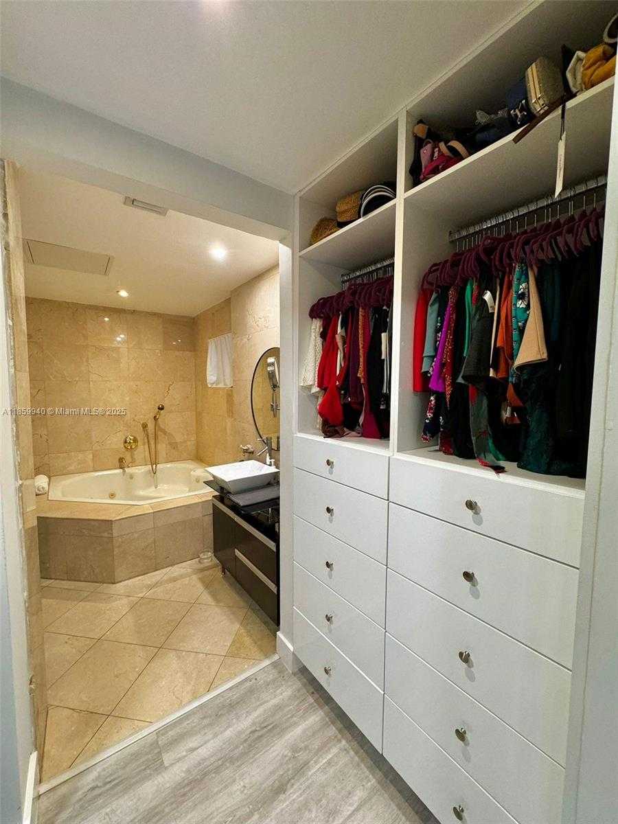 Small Image of 8224 SOUTH WEST 163RD CT, Miami Number 25