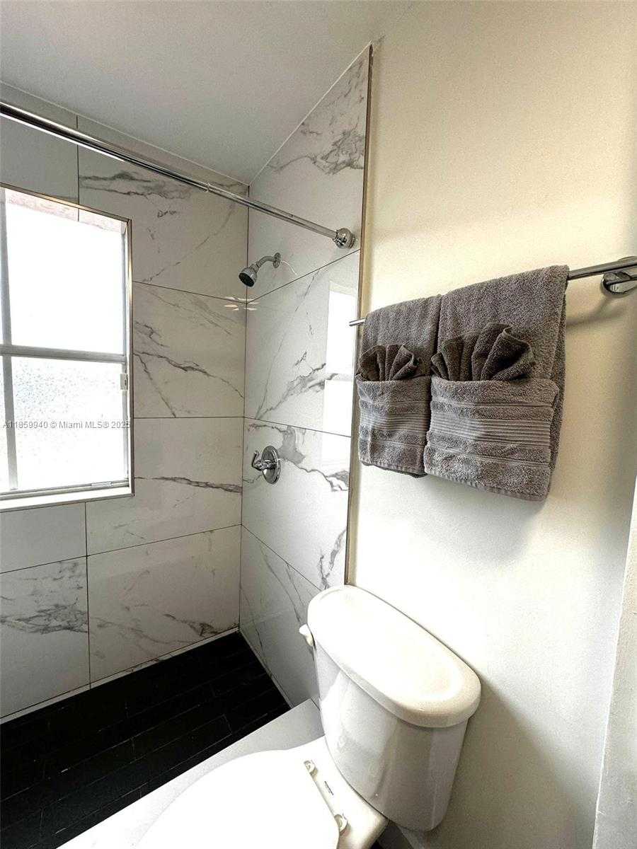 Small Image of 8224 SOUTH WEST 163RD CT, Miami Number 33