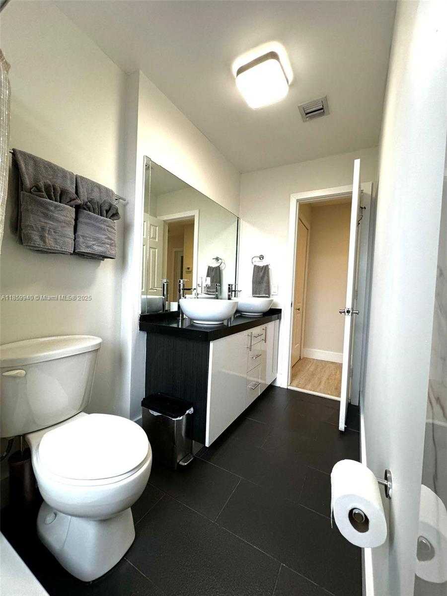 Small Image of 8224 SOUTH WEST 163RD CT, Miami Number 34