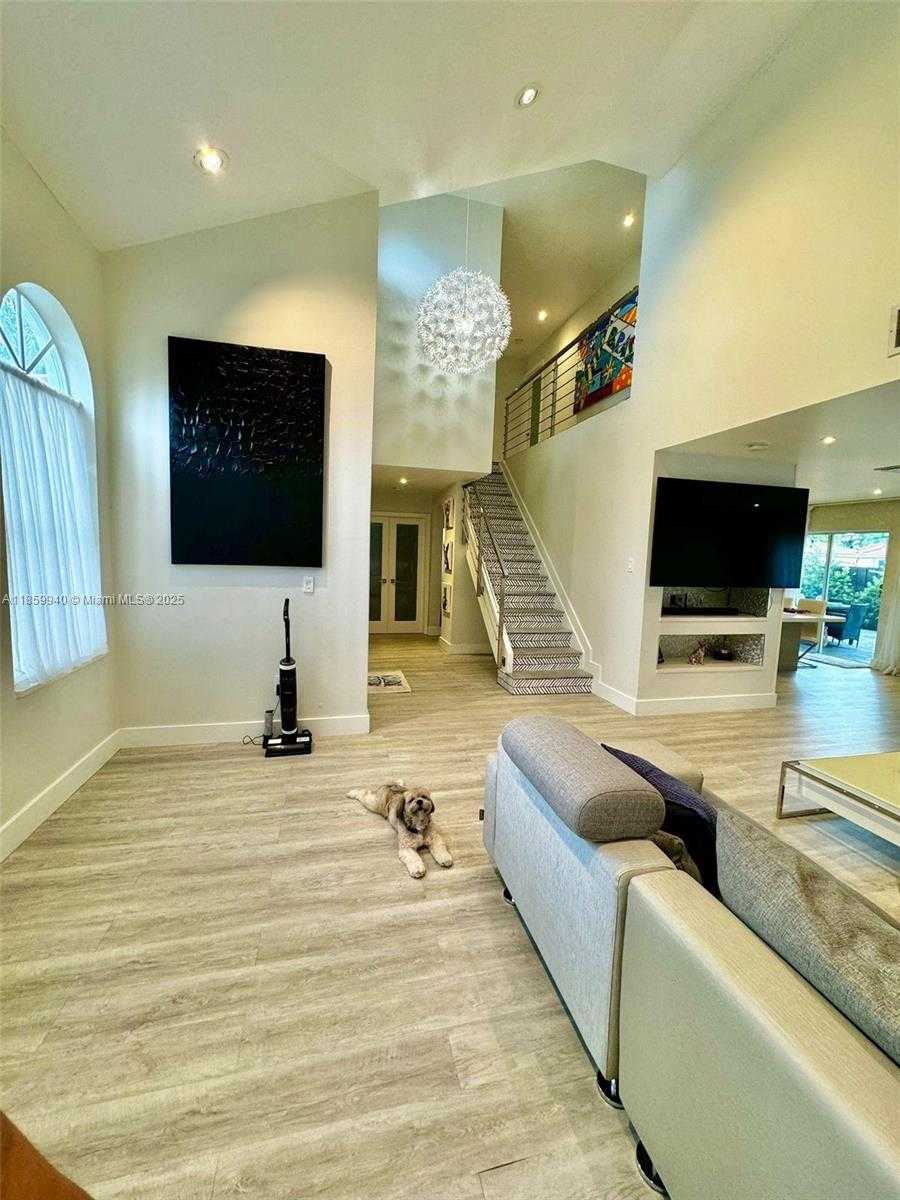 Small Image of 8224 SOUTH WEST 163RD CT, Miami Number 4