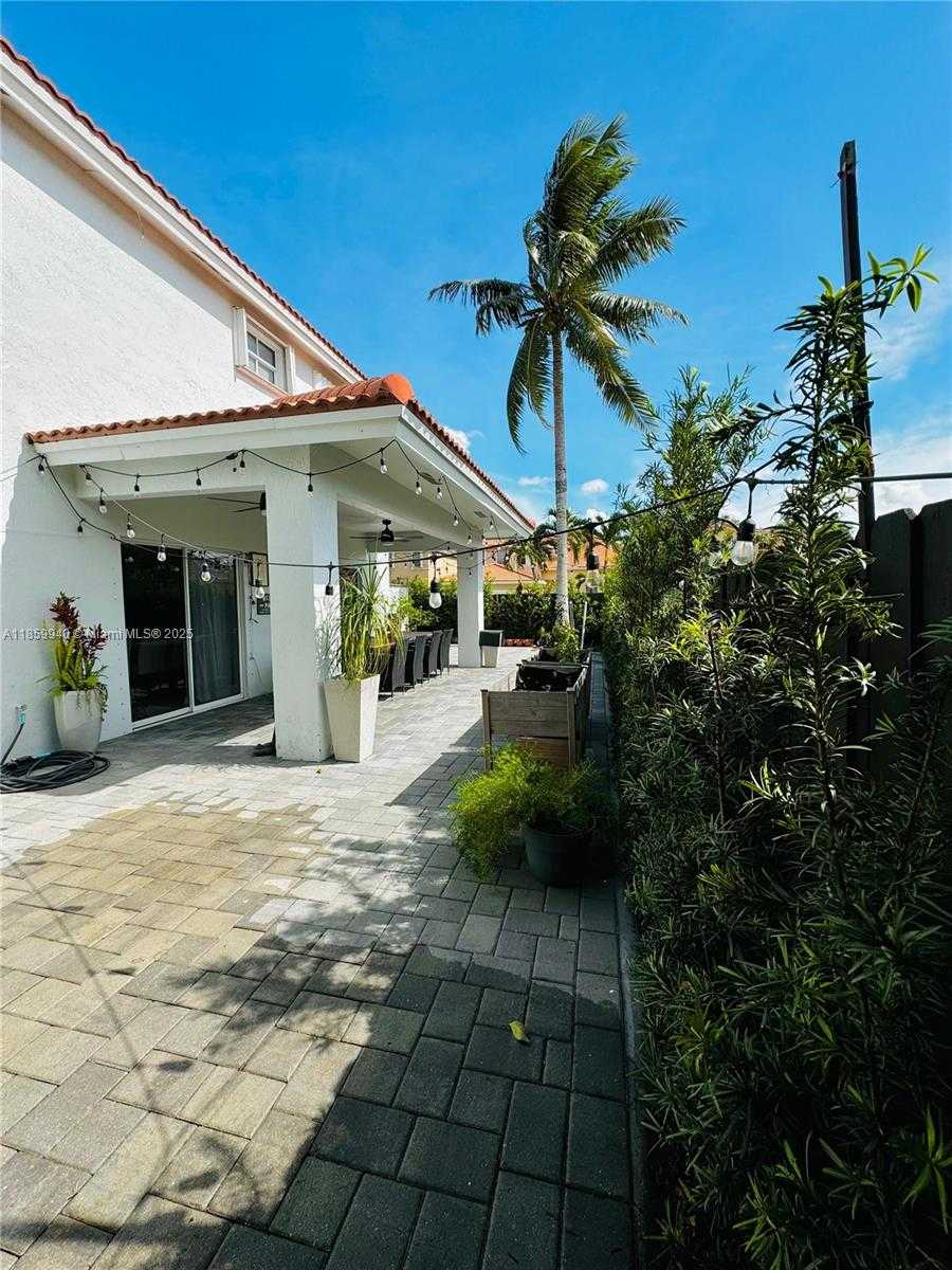 Small Image of 8224 SOUTH WEST 163RD CT, Miami Number 41