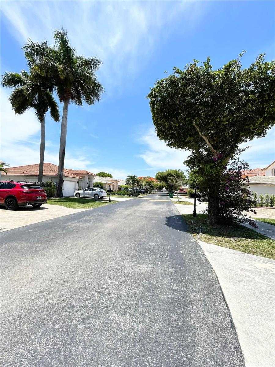 Small Image of 8224 SOUTH WEST 163RD CT, Miami Number 44