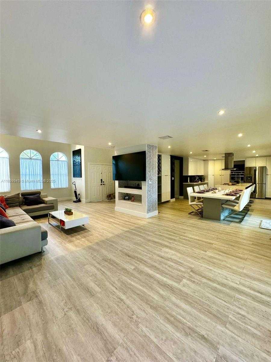 Small Image of 8224 SOUTH WEST 163RD CT, Miami Number 6