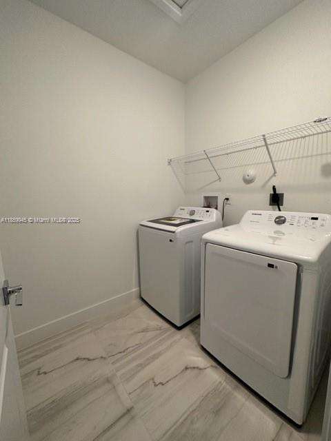 Small Image of Pembroke Pines Number 16