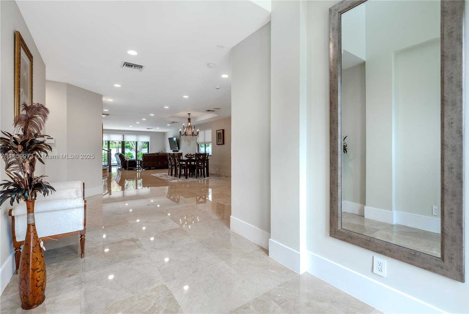Small Image of 169 SOUTH EAST WAVECREST WAY, Boca Raton Number 5