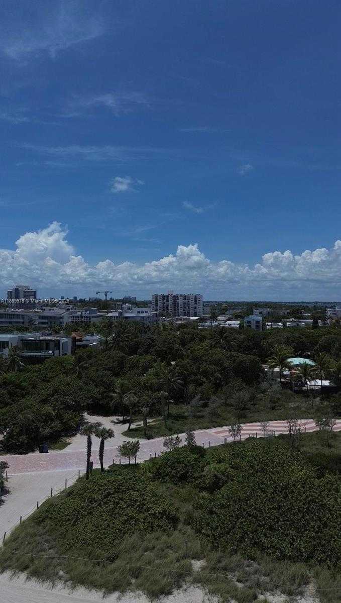 Small Image of 7900 TATUM WATERWAY DR #508, Miami Beach Number 22