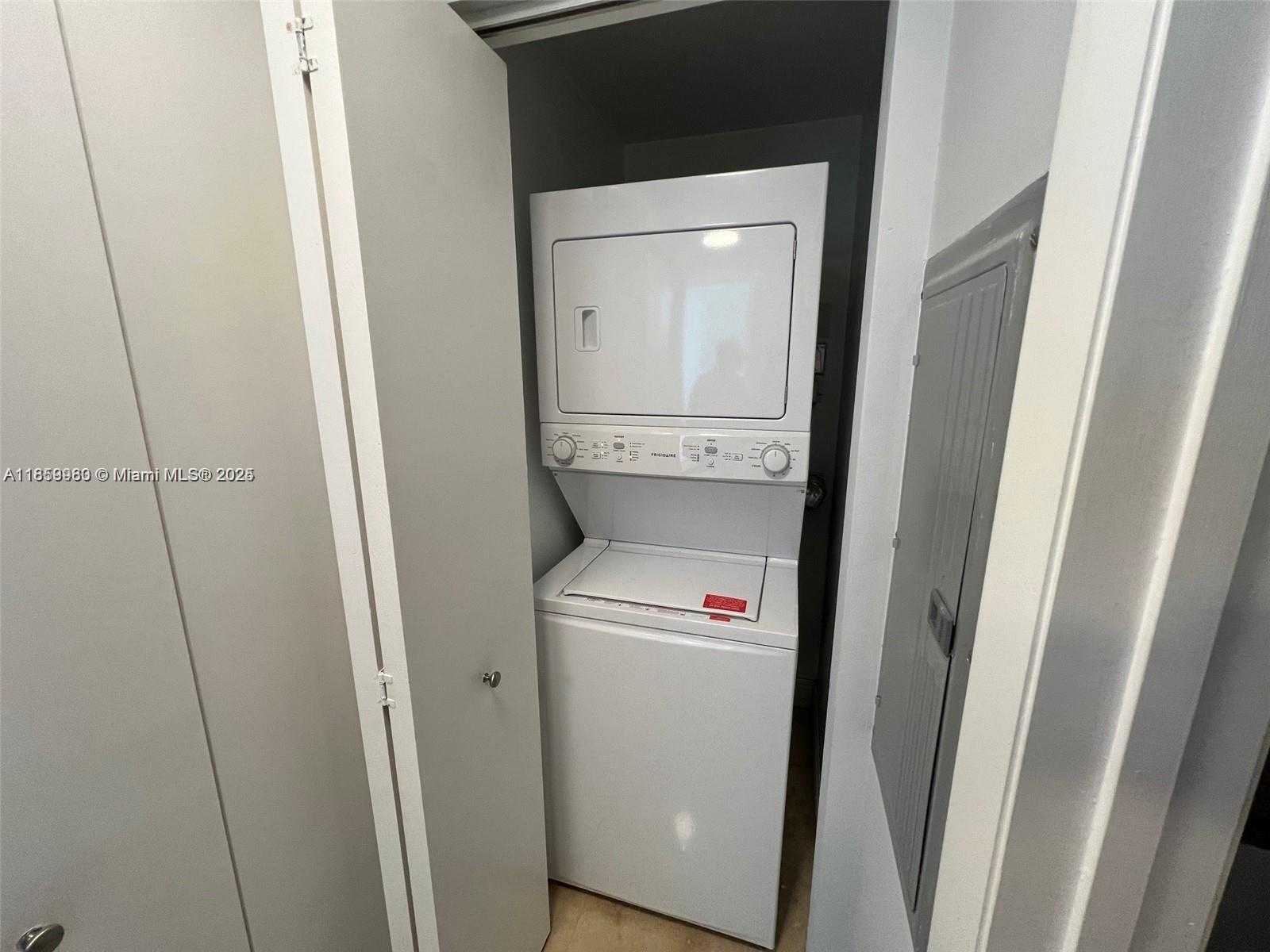 Small Image of 3131 NORTH EAST 188TH ST #1-609, Aventura Number 30