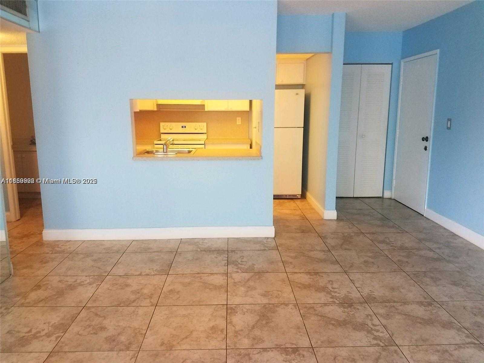 Small Image of 561 SW 107th Ave, Miami, FL 33174, USA Number 2